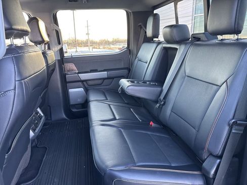 Used 2024 Ford F250 Lariat w/ Black Appearance Package image 15