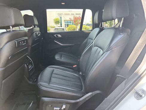 Used 2022 BMW X7 M50i AWD/4WD image 22