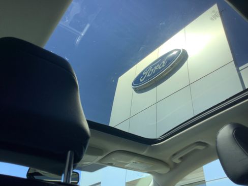 Certified 2024 Ford Edge SEL w/ Convenience Package AWD/4WD image 10