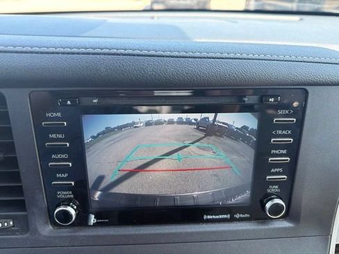 Used 2020 Toyota Sienna XLE Premium FWD image 21