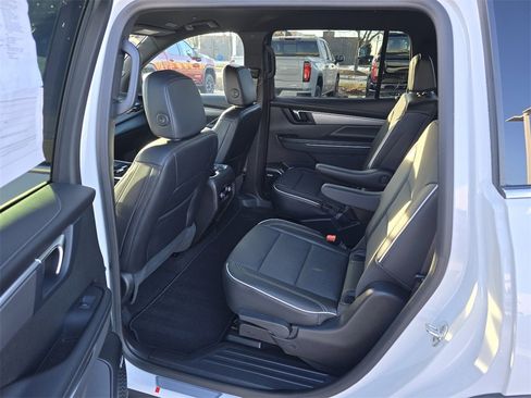 Certified 2025 Buick Enclave Preferred image 24