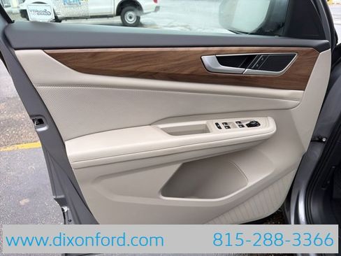 Used 2024 Volkswagen Atlas SE image 23