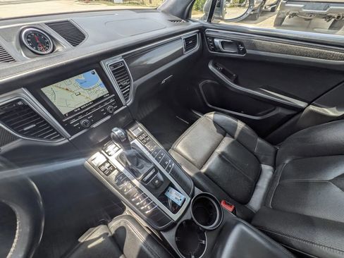 Used 2015 Porsche Macan Turbo AWD/4WD image 8