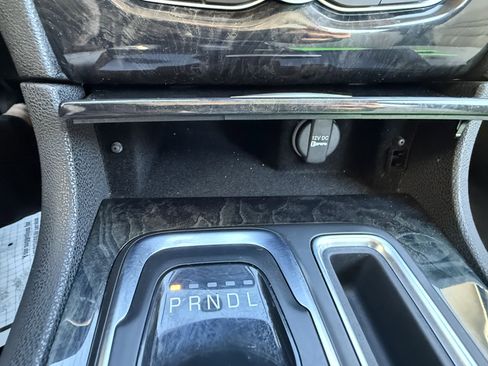 Used 2022 Chrysler 300 Touring L w/ Comfort Group image 12