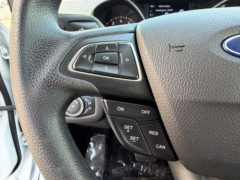 Used 2019 Ford Escape SE image 25