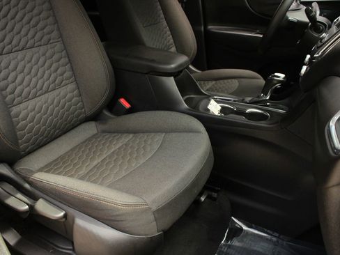 Used 2019 Chevrolet Equinox LT image 31