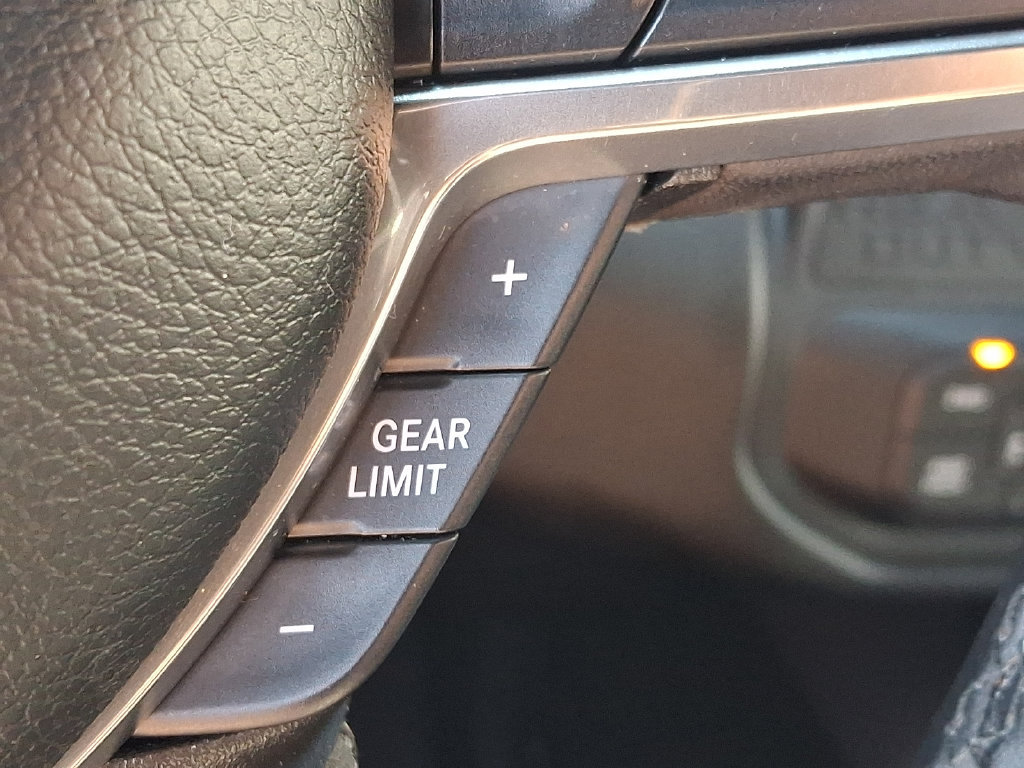 Certified 2025 RAM 3500 Laramie AWD/4WD image 28