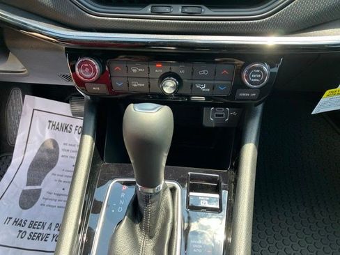New 2026 Jeep Compass Latitude AWD/4WD image 18