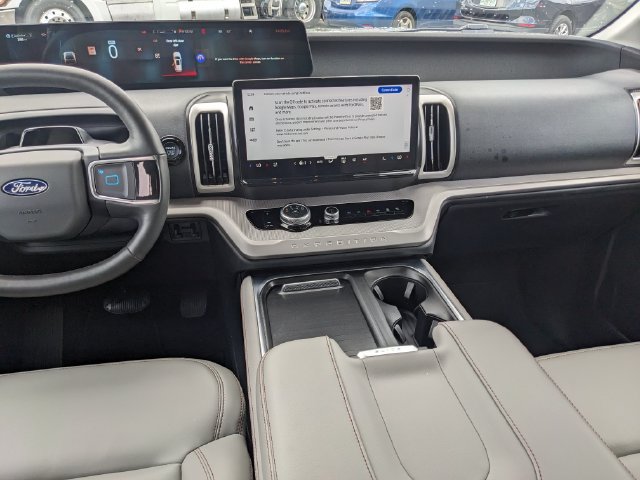 Certified 2025 Ford Expedition Active AWD/4WD image 17