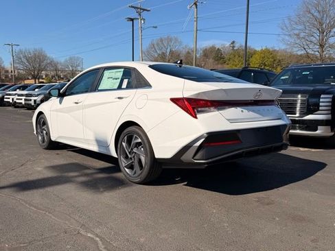 New 2026 Hyundai Elantra Limited FWD image 5