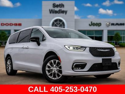 Used 2024 Chrysler Pacifica Touring-L