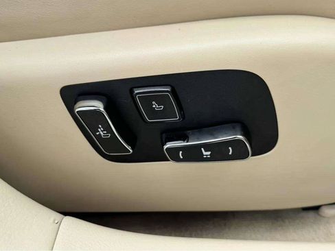 Used 2016 Lexus LS 460 w/ Comfort Package RWD image 55