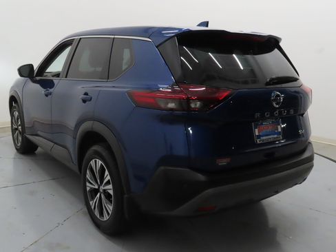 Used 2021 Nissan Rogue SV image 6