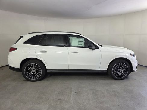 New 2026 Mercedes-Benz GLC 300 image 3