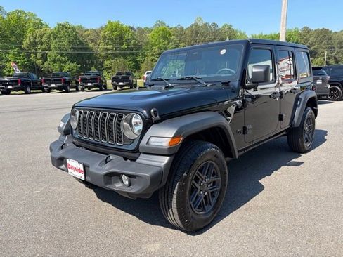 Used 2025 Jeep Wrangler Unlimited Sport AWD/4WD image 7