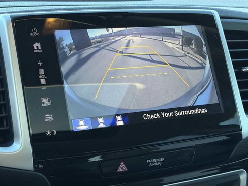 Used 2017 Honda Pilot Touring image 10