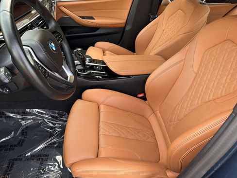 Used 2023 BMW 530e w/ Premium Package RWD image 5