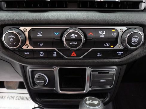 Used 2024 Jeep Wrangler Sport AWD/4WD image 24