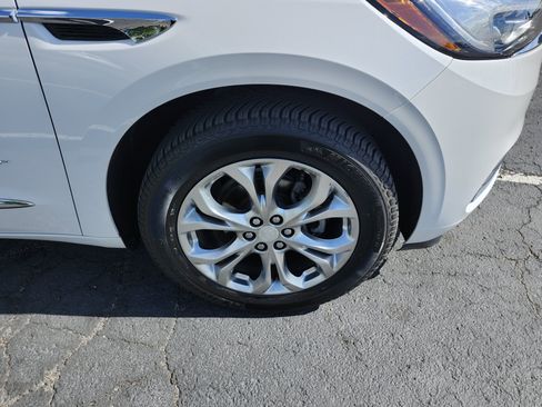 Used 2020 Buick Enclave Avenir w/ Avenir Technology Package AWD/4WD image 12