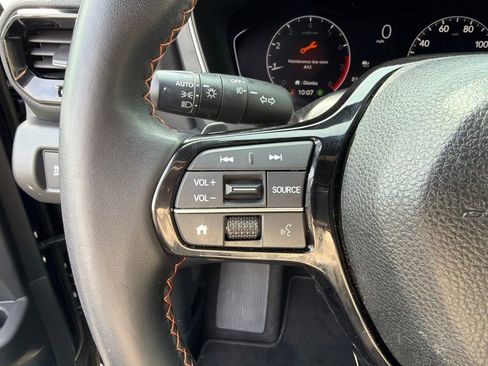 Used 2023 Honda Pilot Sport image 12