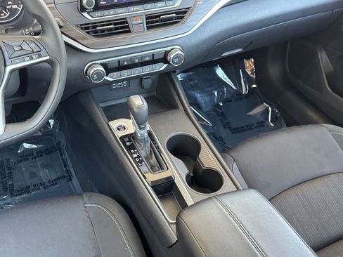 Used 2025 Nissan Altima 2.5 SV image 42