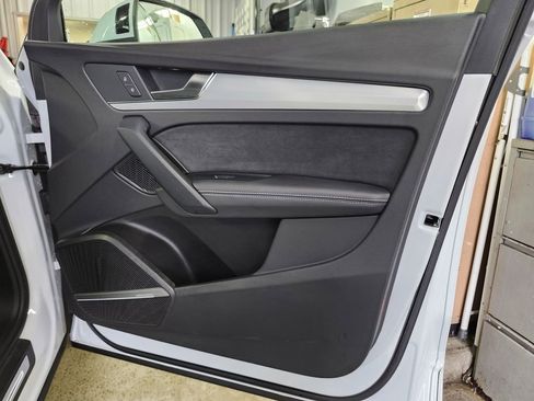 Certified 2024 Audi Q5 e Premium Plus image 18