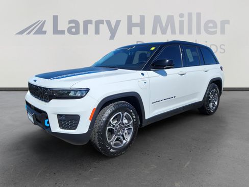 Used 2024 Jeep Grand Cherokee Trailhawk w/ Advanced Protech Group II image 1