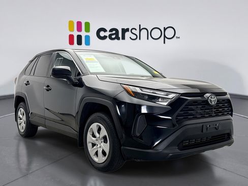 Used 2024 Toyota RAV4 LE image 7