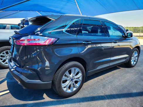Used 2021 Ford Edge Titanium FWD image 4