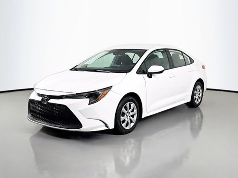 Used 2021 Toyota Corolla LE image 1