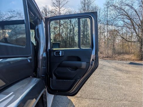 Used 2023 Jeep Wrangler Sahara w/ Cold Weather Group image 12