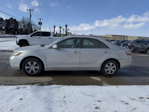 Used 2009 Toyota Camry CE image 4