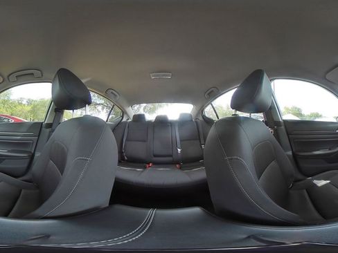 Used 2025 Nissan Altima 2.5 SV image 42