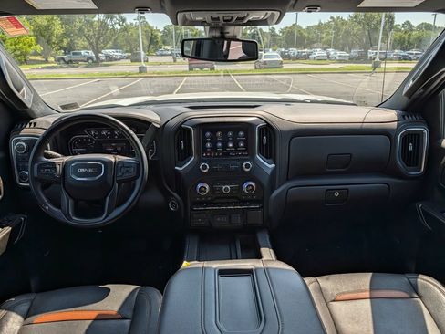 Used 2022 GMC Sierra 1500 AT4 w/ AT4 Premium Package AWD/4WD image 2