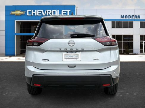 Used 2024 Nissan Rogue S AWD/4WD image 4