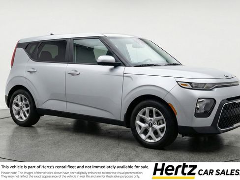 Used 2025 Kia Soul LX w/ LX Technology Package FWD image 1