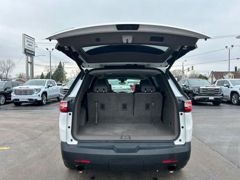 Used 2019 Chevrolet Traverse LT w/ LT Premium Package image 9