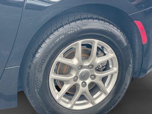 Used 2024 Chrysler Pacifica Touring-L FWD image 30
