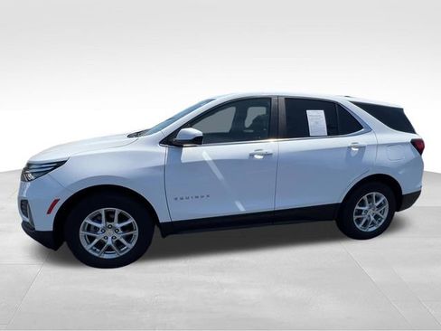 Used 2024 Chevrolet Equinox LT w/ LPO, Floor Liner Package FWD image 5