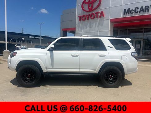 Certified 2024 Toyota 4Runner TRD Off-Road Premium w/ Moonroof Package AWD/4WD image 13
