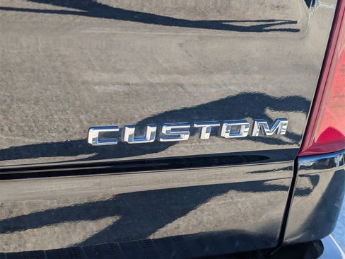 Used 2023 Chevrolet Silverado 1500 Custom image 8