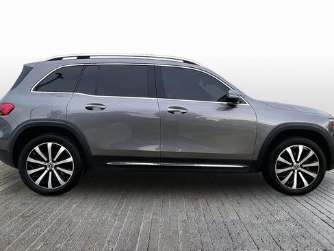 Used 2022 Mercedes-Benz GLB 250 w/ Premium Package Lite image 8