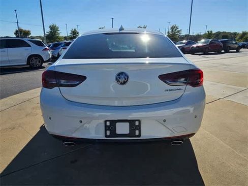 Used 2019 Buick Regal Preferred w/ Sights and Sounds Package image 6