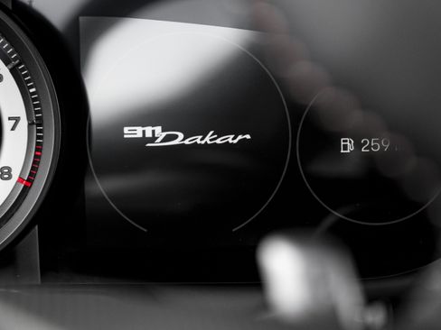 Used 2024 Porsche 911 Dakar image 98