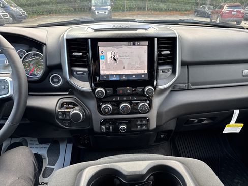 Used 2025 RAM 1500 Big Horn AWD/4WD image 24