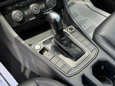 Used 2020 Volkswagen Jetta SE FWD image 19