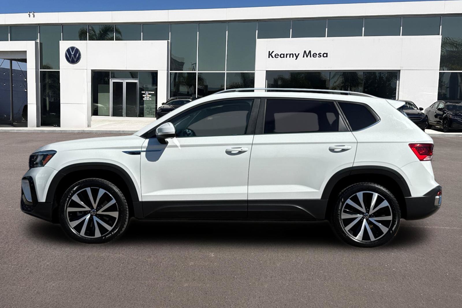 Used 2023 Volkswagen Taos SE FWD image 7
