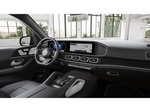 Used 2026 Mercedes-Benz GLS 450 4MATIC image 6