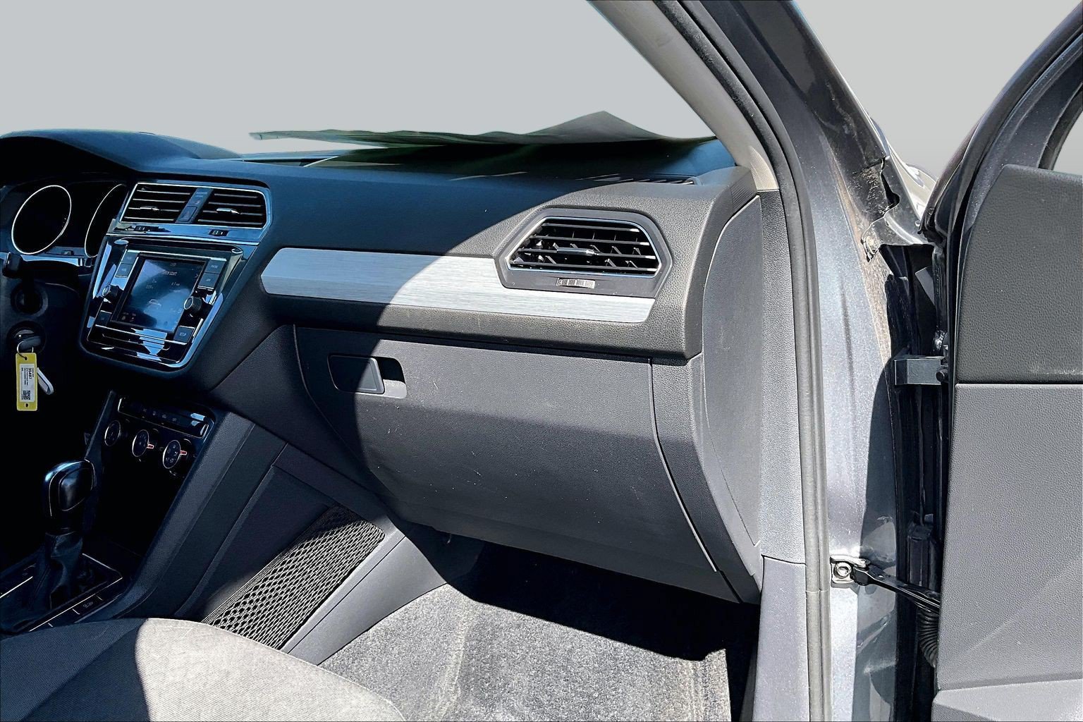 Used 2019 Volkswagen Tiguan S FWD image 15