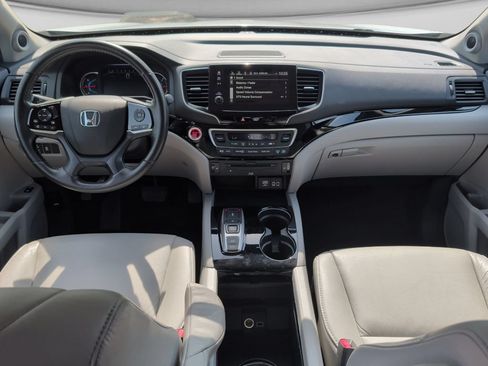 Used 2019 Honda Pilot Touring image 18
